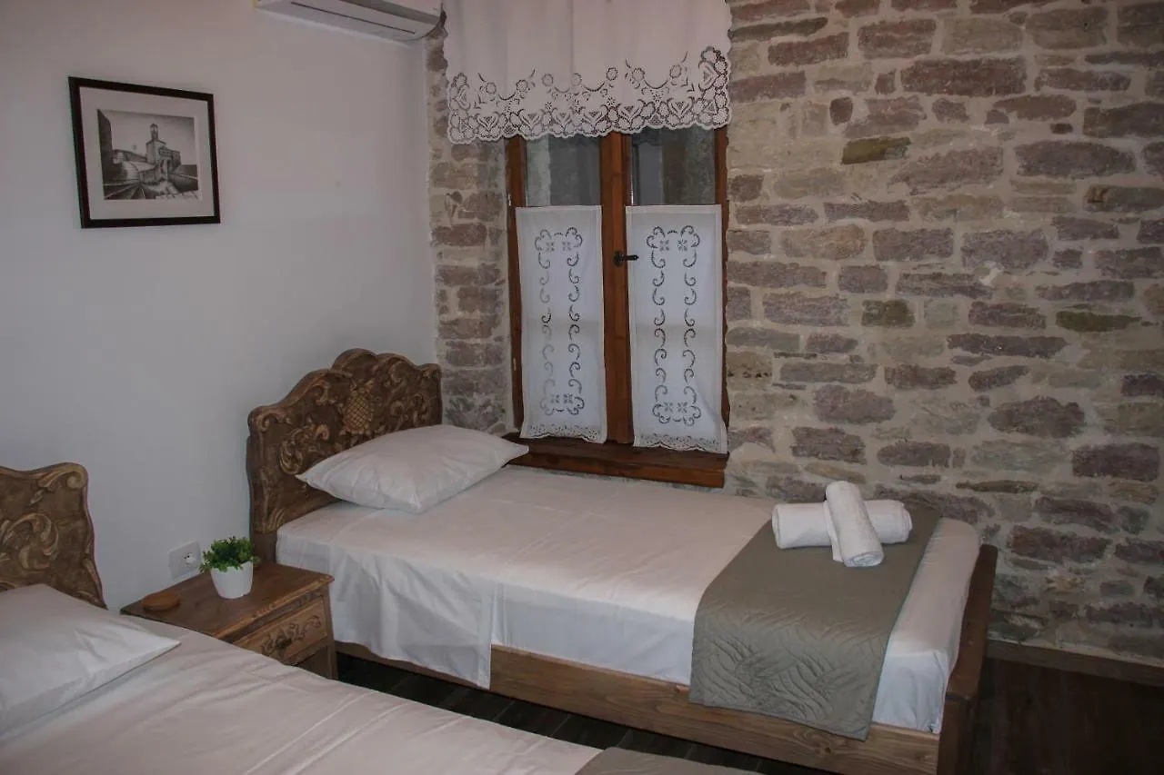 4Rooms Hotel Gjirokastër 3*,